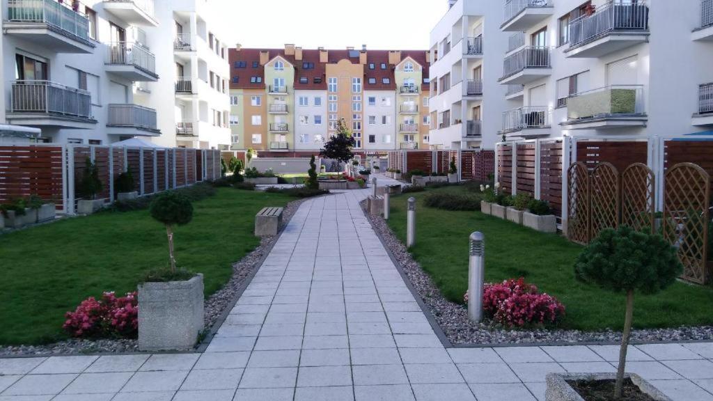 Swinoujscie Platan Patio 2- Berry Apartments Bagian luar foto