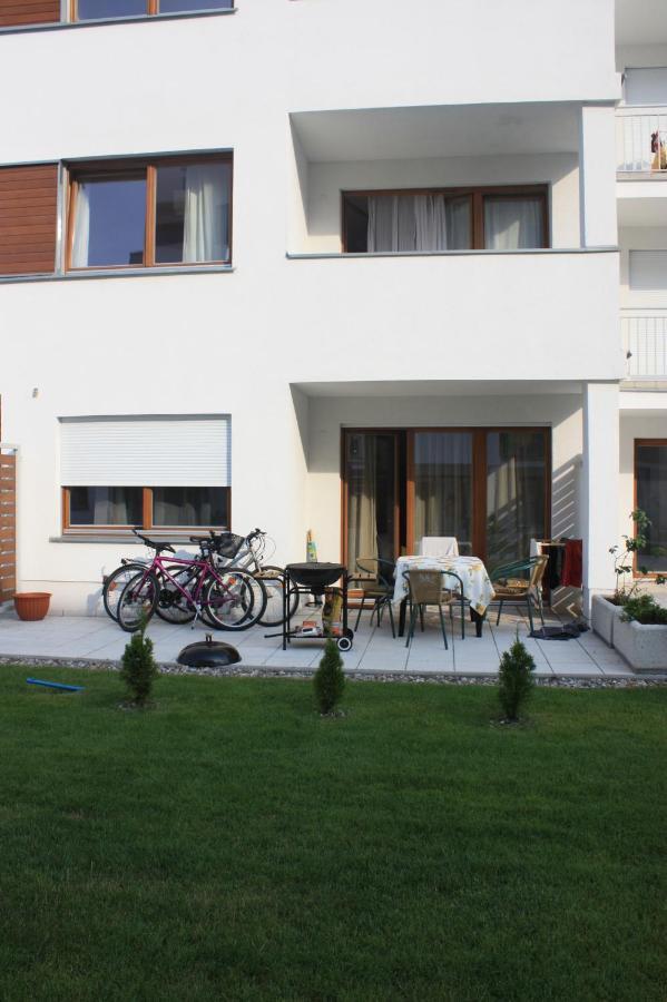 Swinoujscie Platan Patio 2- Berry Apartments Bagian luar foto