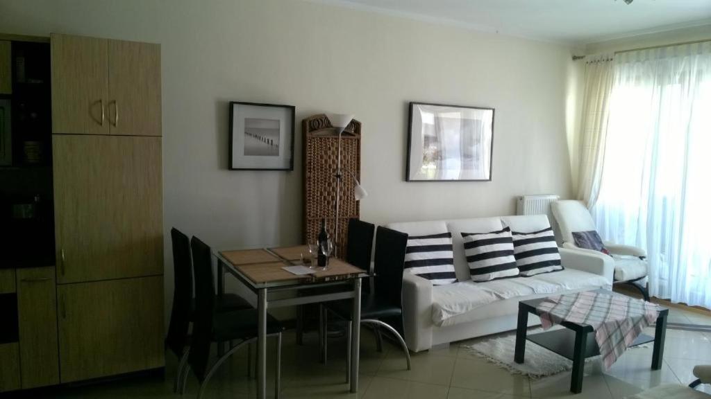 Swinoujscie Platan Patio 2- Berry Apartments Bagian luar foto