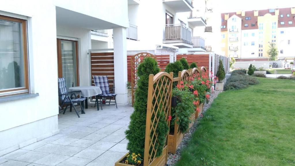 Swinoujscie Platan Patio 2- Berry Apartments Bagian luar foto